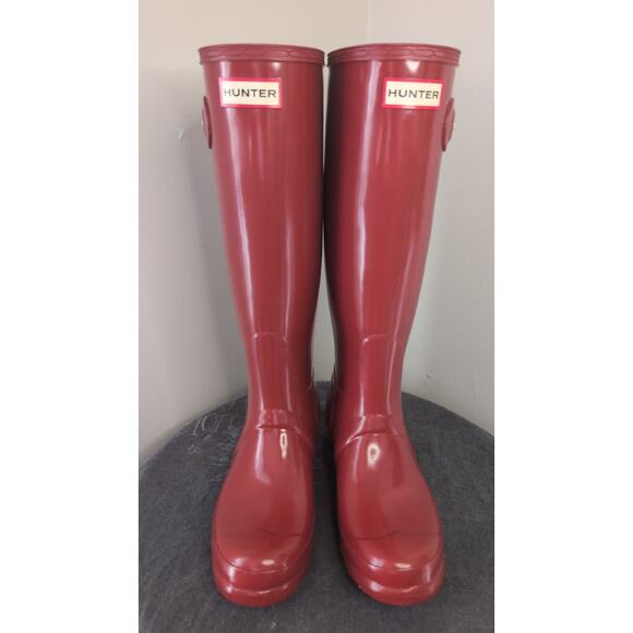 Hunter Shoes - Red classic traditional tall gloss Hunter outdoor rain weather boots